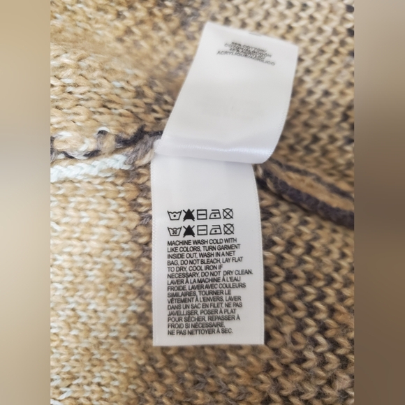 Lucky Brand Size s/p Women's Tan Patterned Sweater Doesn't Come With Belt - Picture 10 of 11